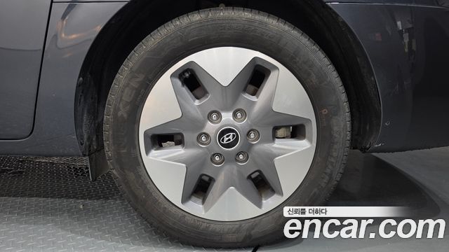 Hyundai Staria L3.5 Tourer 9-Seater Modern 2023 — фото 27