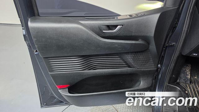 Hyundai Staria L3.5 Tourer 9-Seater Modern 2023 — фото 30