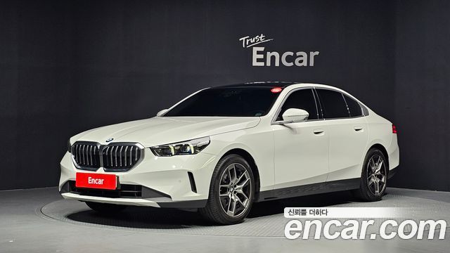 BMW 5 Series (G60) 520i