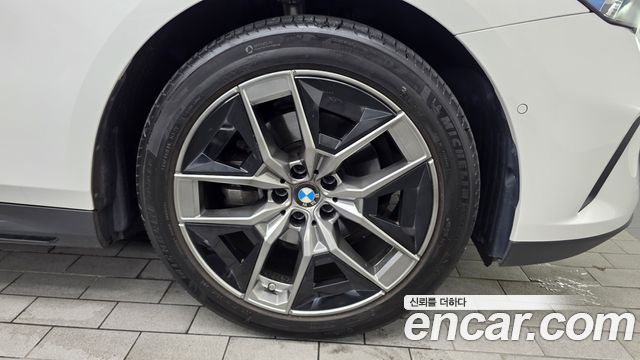 BMW 5 Series (G60) 520i 2024 — фото 21