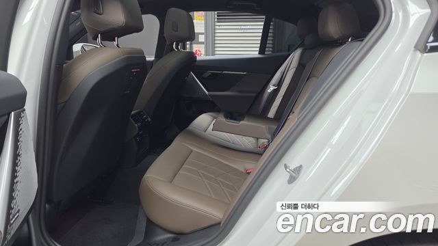 BMW 5 Series (G60) 520i Special Edition 2026 — фото 12