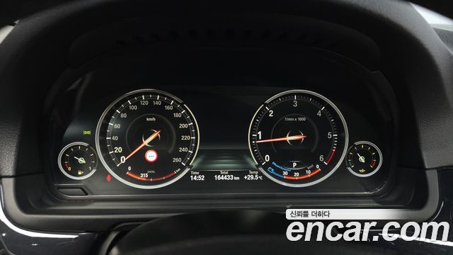 BMW 5 Series (F10) 520d xDrive 2015 — фото 8