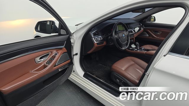 BMW 5 Series (F10) 520d xDrive 2015 — фото 10