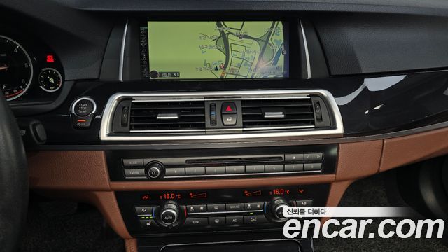 BMW 5 Series (F10) 520d xDrive 2015 — фото 15