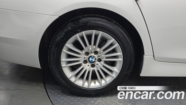 BMW 5 Series (F10) 520d xDrive 2015 — фото 32