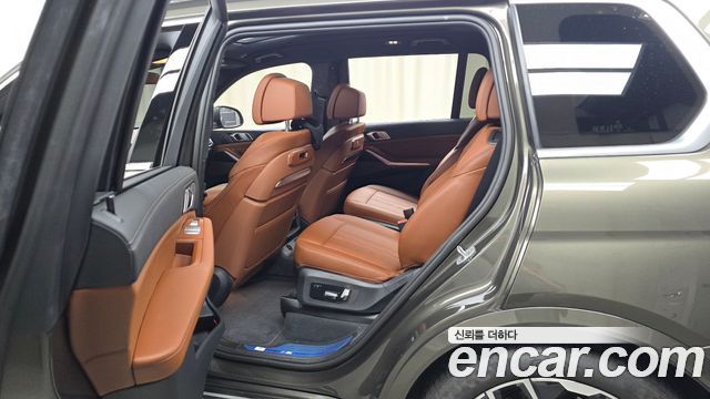 BMW X7 (G07) xDrive 40i M Sport 6STR 2024 — фото 11