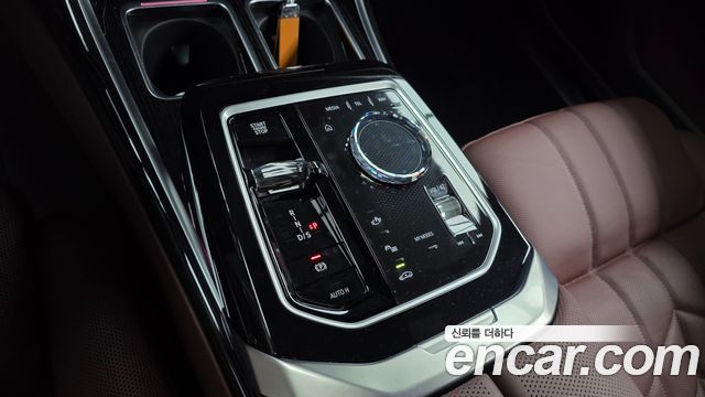 BMW 7 Series (G70) 740d xDrive M Sport 2025 — фото 9
