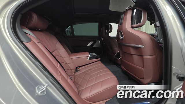 BMW 7 Series (G70) 740d xDrive M Sport 2025 — фото 12