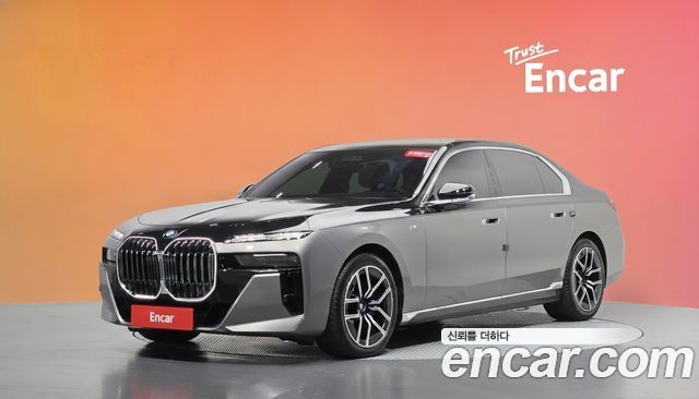 BMW 7 Series (G70) 740d xDrive M Sport 2025 — фото 1