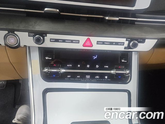 Kia Carnival (IV) Gasoline 7-Seater Noblesse 2023 — фото 16