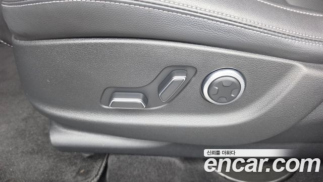 Genesis GV70 2.5T Gasoline 2WD 2025 — фото 32