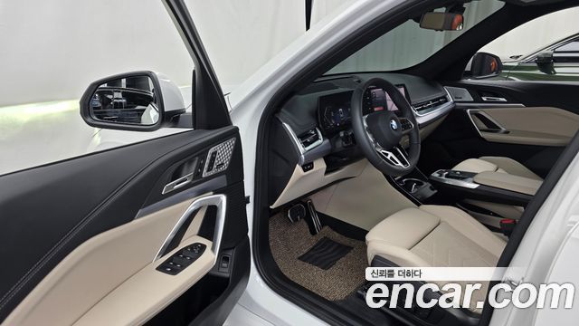 BMW X1 (U11) xDrive 20i M Sport 2025 — фото 10