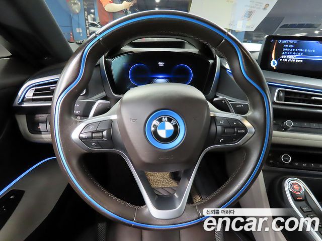 BMW i8 Coupe 2015 — фото 10