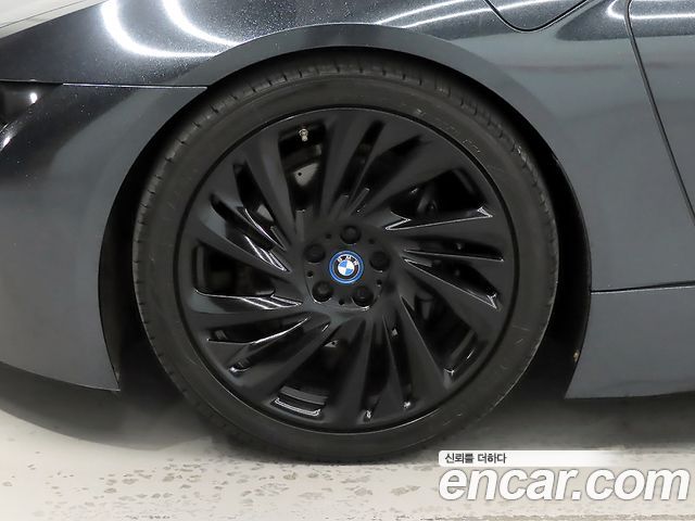 BMW i8 Coupe 2015 — фото 24