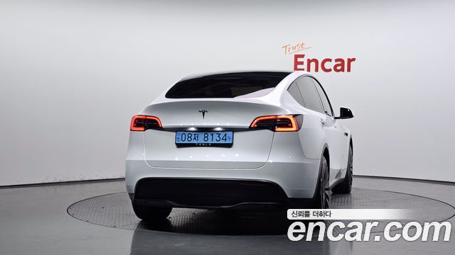 Tesla Model Y RWD 2024 — фото 4
