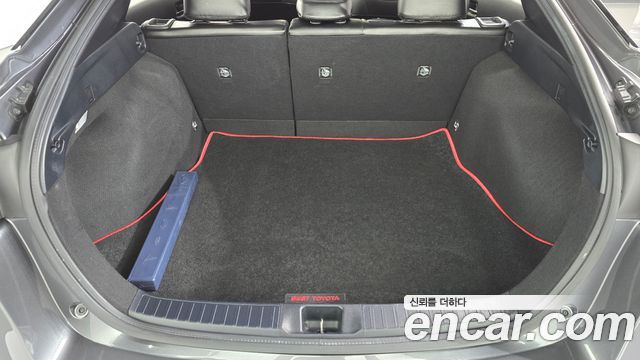 Toyota Prius (IV) 1.8 E 2017 — фото 14