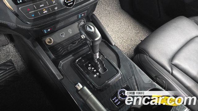 KG Mobility (SsangYong) Rexton Sports Khan Diesel 2.2 4WD Professional X (5-Link) 2019 — фото 9