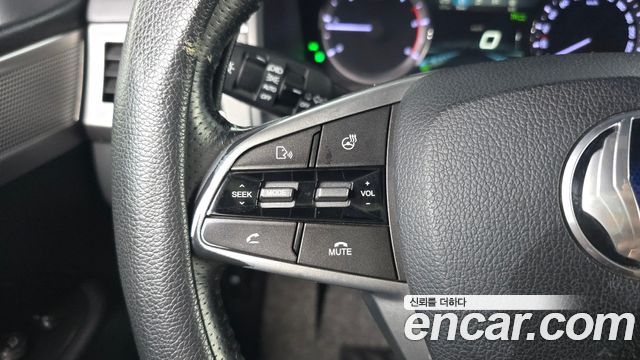 KG Mobility (SsangYong) Rexton Sports Khan Diesel 2.2 4WD Professional X (5-Link) 2019 — фото 17