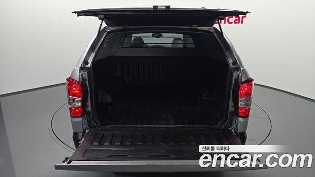 KG Mobility (SsangYong) Rexton Sports Khan Diesel 2.2 4WD Professional X (5-Link) 2019 — фото 18