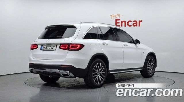 Mercedes-Benz GLC-Class (X253) GLC300e 4MATIC 2021 — фото 2