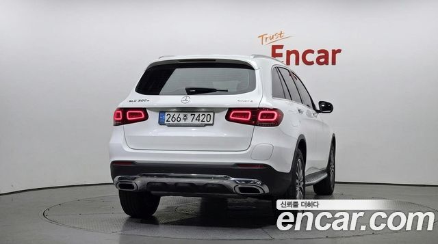 Mercedes-Benz GLC-Class (X253) GLC300e 4MATIC 2021 — фото 4