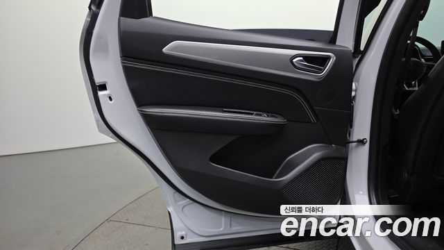 Renault Korea Arkana 1.6 E-TECH Iconic Design Package 2025 — фото 25