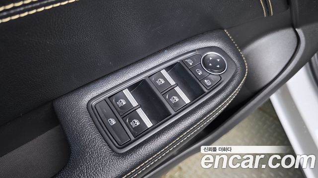 Renault Korea Arkana 1.6 E-TECH Iconic Design Package 2025 — фото 27