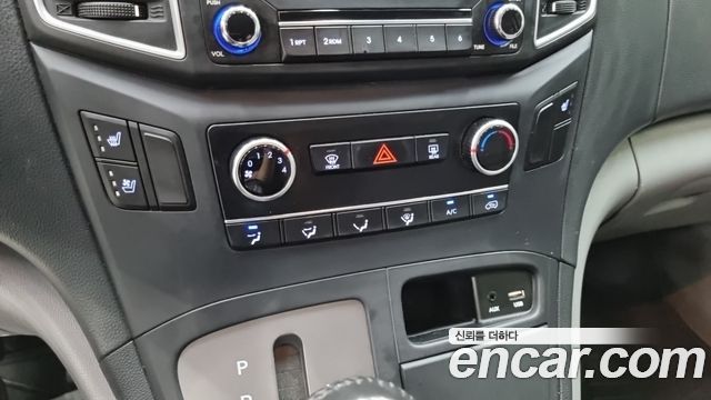 Hyundai Grand Starex Van 5-Seater Smart 2021 — фото 12