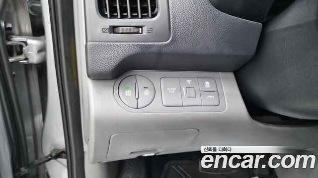 Hyundai Grand Starex Van 5-Seater Smart 2021 — фото 13