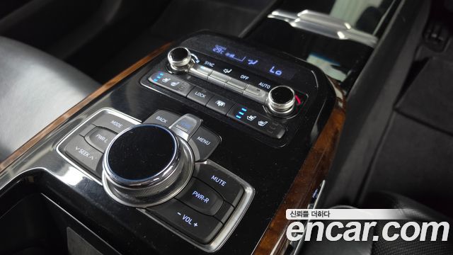 Genesis EQ900 5.0 GDI AWD Limousine Prestige 2016 — фото 19