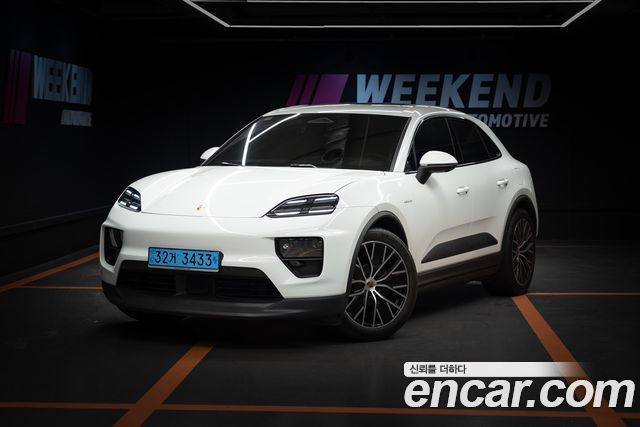 Porsche Macan EV Base 4
