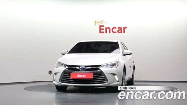 Toyota Camry Hybrid XLE 2017 — фото 3