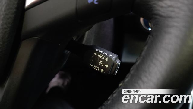 Toyota Camry Hybrid XLE 2017 — фото 18