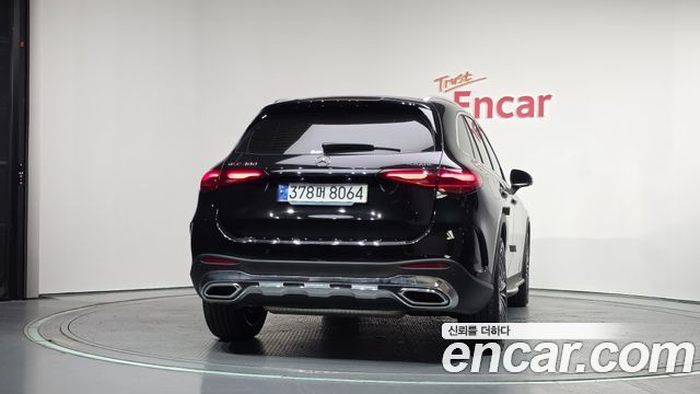 Mercedes-Benz GLC-Class (X254) GLC300 4MATIC AMG Line 2024 — фото 4