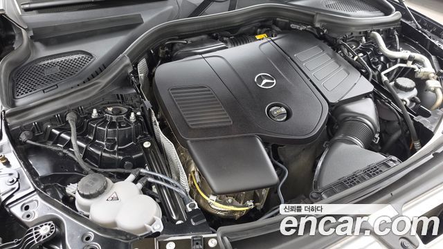 Mercedes-Benz GLC-Class (X254) GLC300 4MATIC AMG Line 2024 — фото 6
