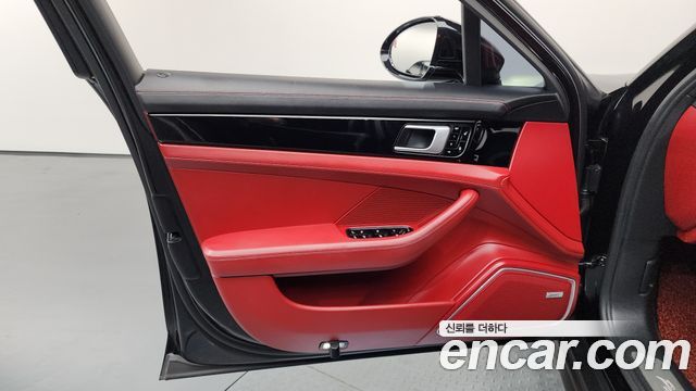 Porsche Panamera (971) 2.9 4S 2018 — фото 30