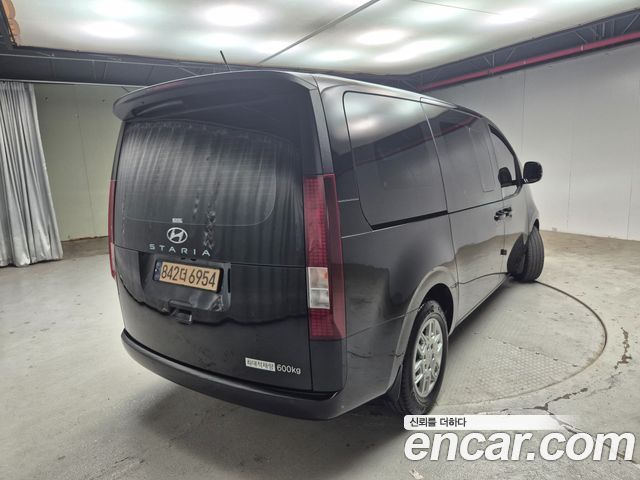 Hyundai Staria L3.5 Cargo 5-Seater Modern 2023 — фото 2