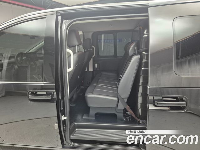 Hyundai Staria L3.5 Cargo 5-Seater Modern 2023 — фото 18