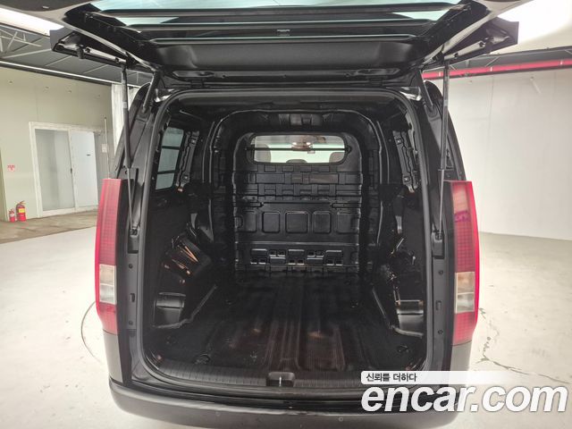 Hyundai Staria L3.5 Cargo 5-Seater Modern 2023 — фото 21