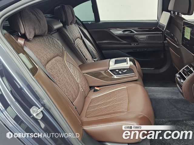 BMW 7 Series (G11) 730Ld xDrive Design Pure Excellence 2020 — фото 16