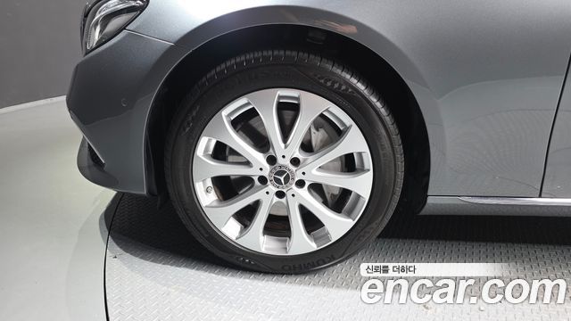 Mercedes-Benz E-Class (W213) E300 4MATIC Exclusive 2019 — фото 5