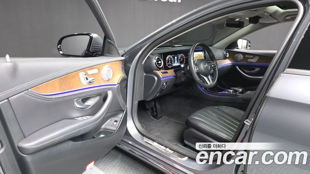 Mercedes-Benz E-Class (W213) E300 4MATIC Exclusive 2019 — фото 10