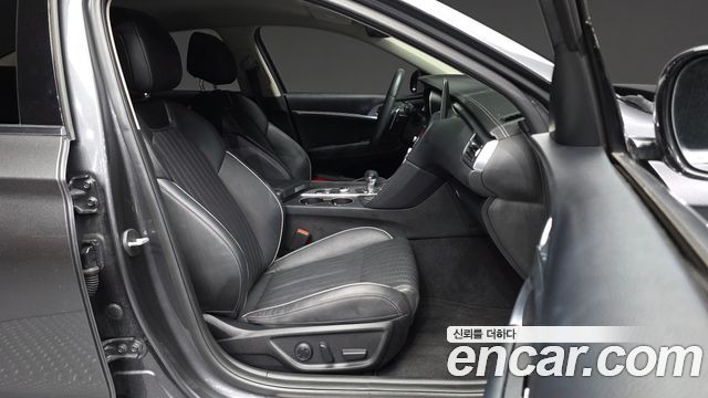 Genesis G70 2.0T Elite 2019 — фото 11