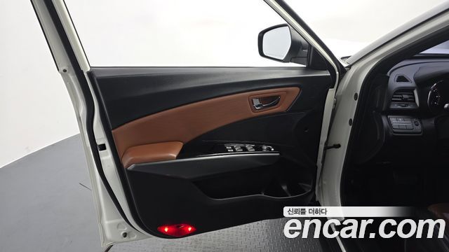 KG Mobility (SsangYong) Tivoli Armor Diesel Gear Edition 2WD 2018 — фото 24