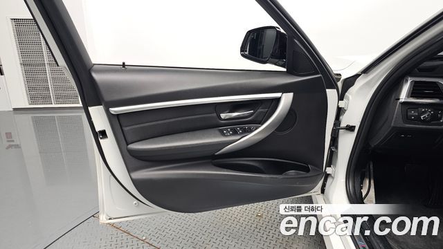 BMW 3 Series (F30) 330i M Sport Shadow 2018 — фото 30