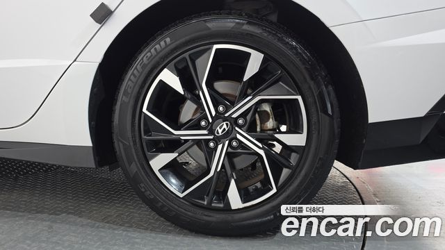 Hyundai Sonata The Edge (DN8) 2.0 Exclusive 2024 — фото 27