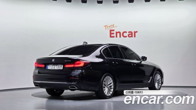 BMW 5 Series (G30) 523d Luxury 2023 — фото 2