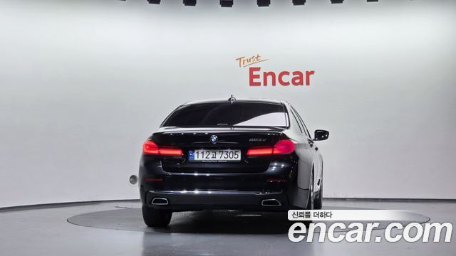 BMW 5 Series (G30) 523d Luxury 2023 — фото 4