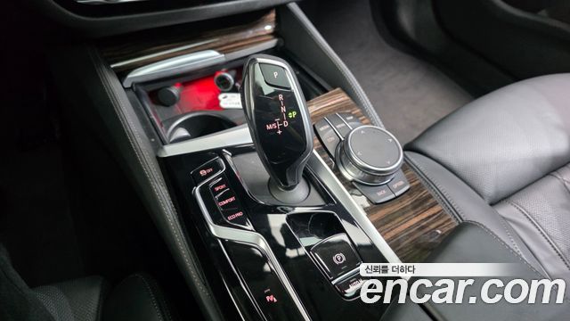BMW 5 Series (G30) 523d Luxury 2023 — фото 9