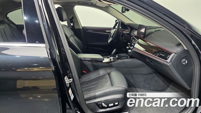 BMW 5 Series (G30) 523d Luxury 2023 — фото 11